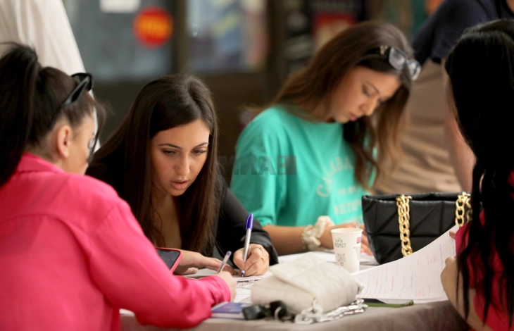 NAkS do të paraqesë një analizë për përfitimin nga bursa për studentët që regjistrohen në studime jashtë vendit