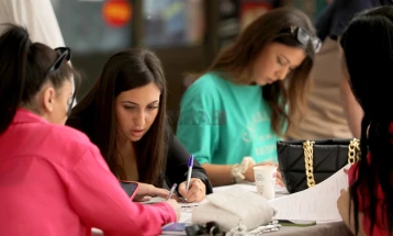 NAkS do të paraqesë një analizë për përfitimin nga bursa për studentët që regjistrohen në studime jashtë vendit