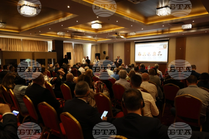 Претставници на бизниси и институции од Бугарија, Турција и Романија учествуваа на првиот Балкански бизнис форум во Банско
