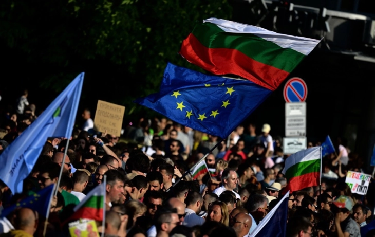 Бугарите утре на двојни избори, за Националниот и за Европскиот парламент