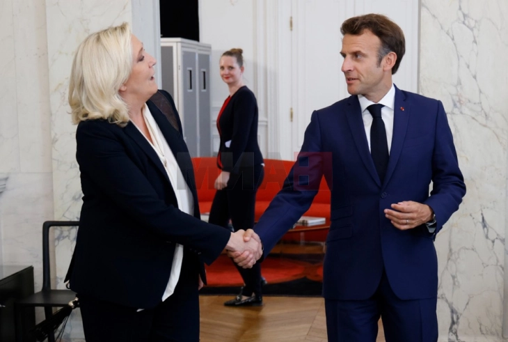 Ле Пен го порази Макрон, екстремната десница победи на изборите во Франција