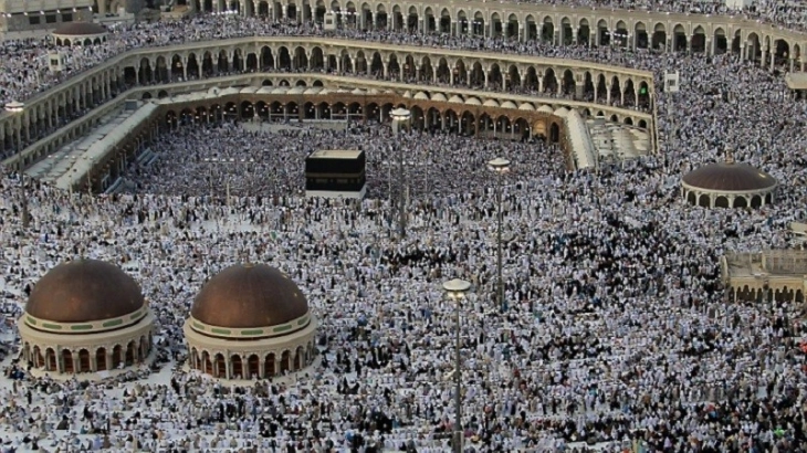 Повеќе од еден и пол милион муслимански аџии пристигнаа на годишниот аџилак во Мека