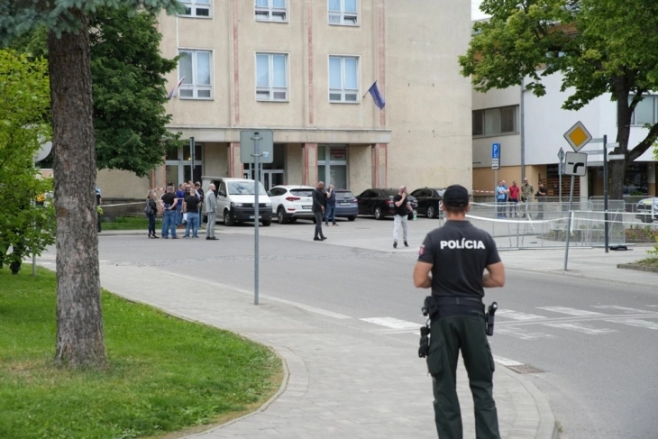 Словачка планира построги правила за протести по нападот на Фицо
