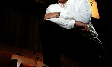 Почина НБА легендата Џери Вест