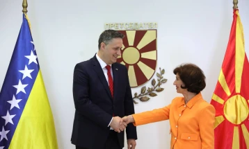 Средба на претседателката Сиљановска Давкова со Денис Беќировиќ, претседавач на Претседателството на БиХ