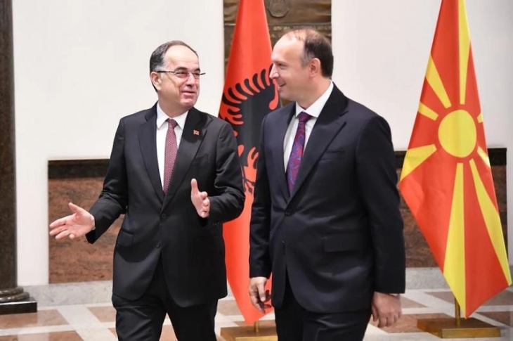 Средба на претседателот на Собранието Гаши со албанскиот претседател Бегај