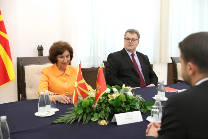 Средба на претседателката Сиљановска Давкова со претседателот на Црна Гора, Јаков Милатовиќ