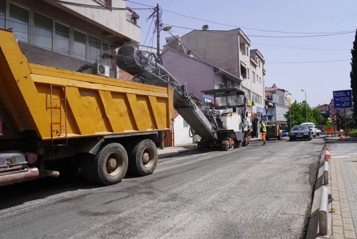 Реконструкција на главните велешки улици „Гоце Делчев“ и „Страшо Пинџур“