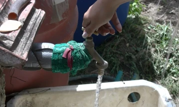 Се тестираат цевководите до селата во Карбинци, со што почнува дистрибуцијата на вода од ХС „Злетовица“