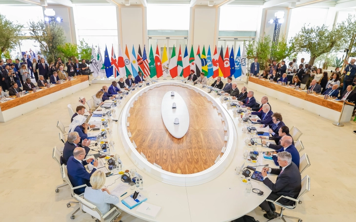 Лидерите на Г7 ветија дека ќе продолжат да обезбедуваат воена и финансиска помош за Украина
