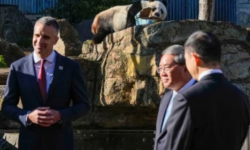 Ли: Австралија треба да ги остави настрана несогласувањата со Кина
