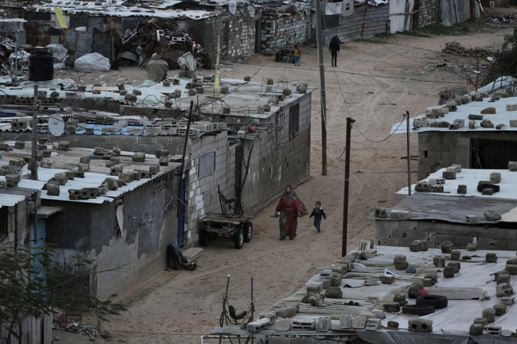 Во израелски напад врз бегалскиот камп Нусеират загинаа најмалку 17 луѓе