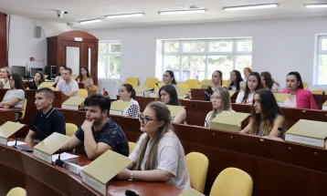 Битолскиот градоначалник се сретна со избрани студенти за „Универзитетска летна пракса“