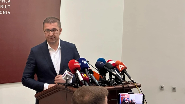 Mickoski në Kuvend e dorëzoi propozimin për përbërjen e qeverisë së re, theksoi se qytetarët presin rezultate të shpejta