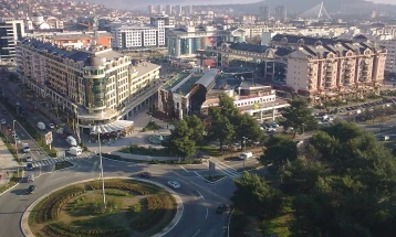 Во Црна Гора во првиот квартал од годинава - зголемени плати и пензии, намлени извозот и инвестициите