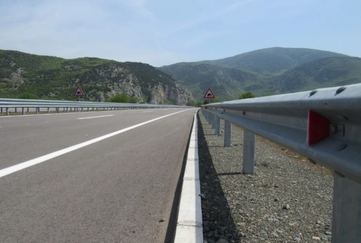 Për shkak të një aksidenti është mbyllur rruga Berovë - Strumicë në të dy drejtimet