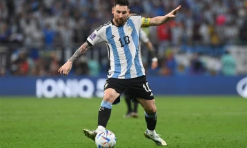 Argentina open Copa America defence with 2-0 win over Canada