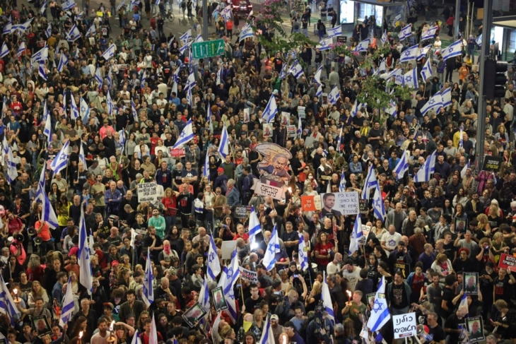 Tens of thousands demonstrate against Israeli government