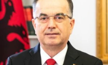 Албанскиот претседател, Бегај прогласен за почесен граѓанин на Дечани во Косово