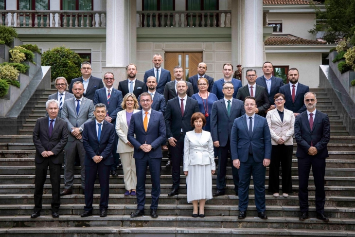 Претседателката Сиљановска Давкова ги прими премиерот Христијан Мицкоски и членовите на новоизбраната Влада