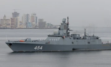 Воена вежба на руски брод во Атлантски Океан