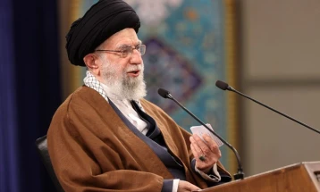 Ајатолахот Али Хамнеи ги повика гласачите во што поголем број да излезат на изборите во Иран