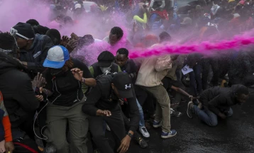 Неколку убиени и голем број повредени на протестите против даноци во Кенија