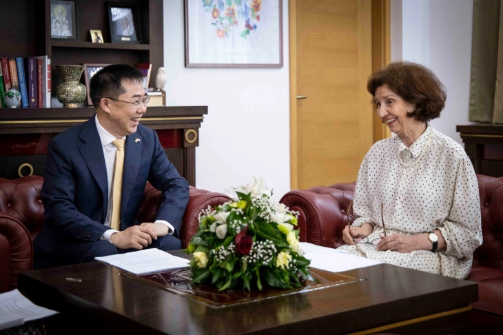 Претседателката Сиљановска Давкова го прими кинескиот амбасадор Џанг Ѕуо