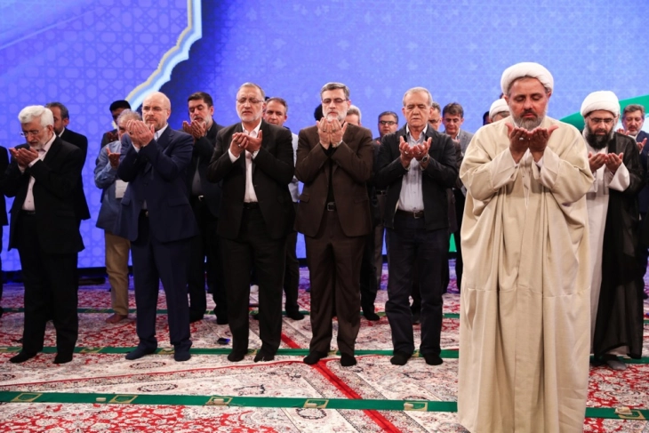 Двајца радикални конзервативни кандидати се повлекоа од претседателската трка во Иран