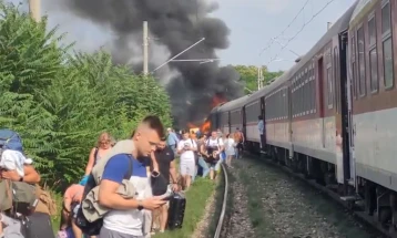 Најмалку петмина загинати при судир на воз и автобус во Словачка