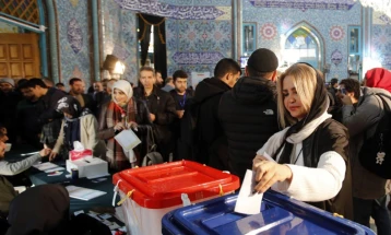 Отворени избирачките места за претседателските избори во Иран