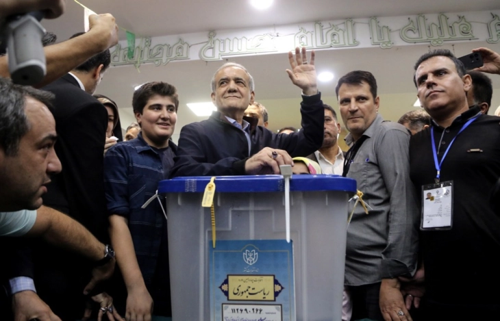 Единствениот реформски кандидат води на претседателските избори во Иран