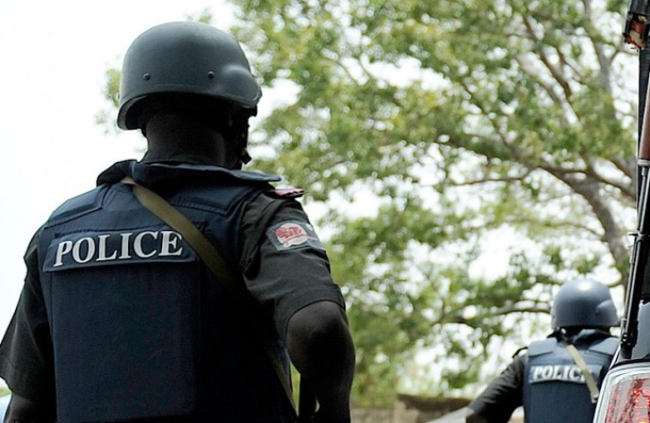 Најмалку 18 лица загинаа, а 30 се ранети во три напади на жени бомбаши самоубијци во Нигерија