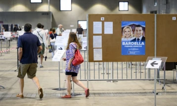 Французите масовно гласаат во првиот круг од парламентарните избори