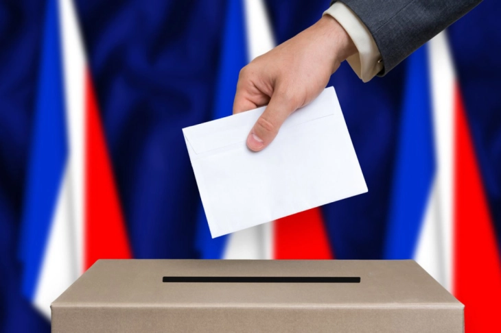 Екстремната десница извојува историска победа во првиот круг од парламентарните избори во Франција