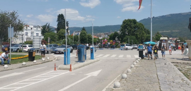 На сила забраната за изведување градежни активности во центарот на Охрид и летен режим за сообраќај во Стариот дел на градот