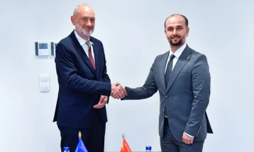 Прв официјален состанок на министерот за европски прашања Муртезани со евроамбасадорот Гир – Македонија останува посветена на евроатлантската агенда