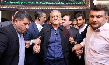 Реформистот Масуд Пезешкијан победи на претседателските избори во Иран