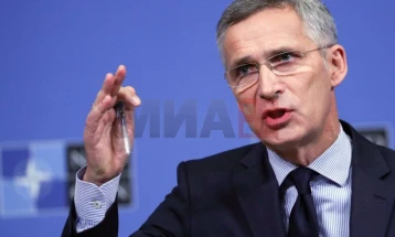 Stoltenberg: NATO dërgon 700 trupa shtesë në Kosovë dhe përgatit një batalion tjetër