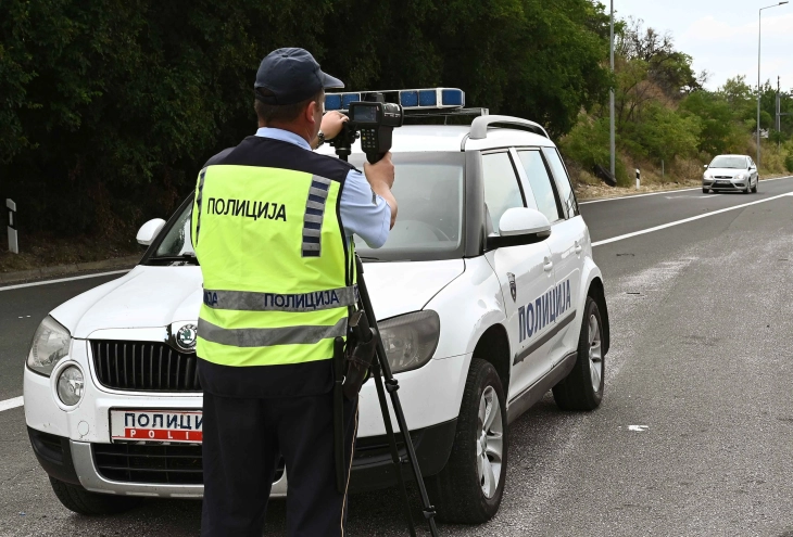 Во Скопје вчера казнети 127 возачи, 13 немале возачка дозвола