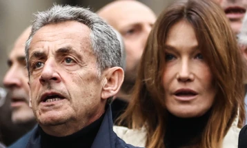 Истрага против сопругата на поранешниот претседател на Франција, Карла Бруни