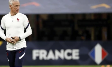 Дешам останува селектор на Франција