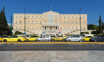 Атина денеска без такси превоз