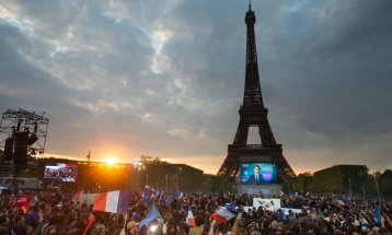 Левицата во Франција е поделена околу новиот премиер на земјата