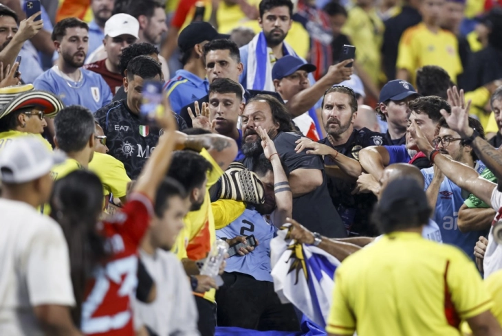 Futbollistë të Uruguait përplasen fizikisht me tifozët kolumbianë pas gjysmëfinales së Kopa Amerika