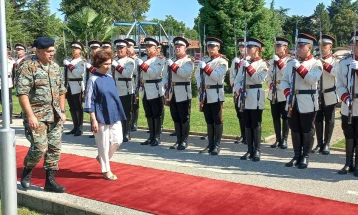 Претседателката Сиљановска Давкова: Специјалните сили на Армијата пример што значи елита, да сте прв во својата професија