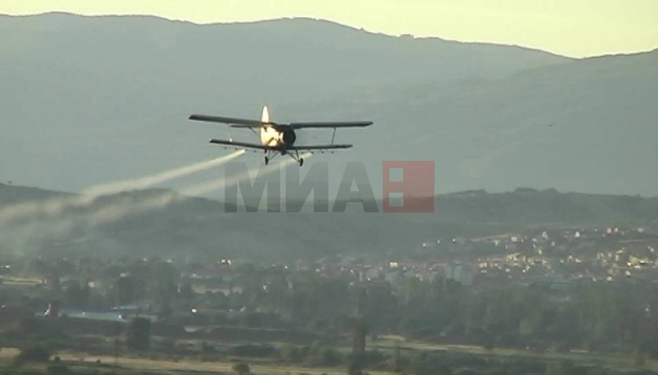 Авионско прскање против комарци во Скопје на 12 и 13 јули