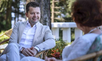 President Siljanovska-Davkova meets violinist Julian Rachlin ahead of 64th Ohrid Summer Festival opening