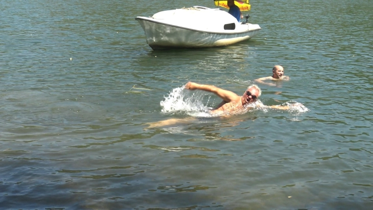 Петровденски пливачки маратон на браната Гратче кај Кочани на докторот Бошко Илиев од Кавадарци
