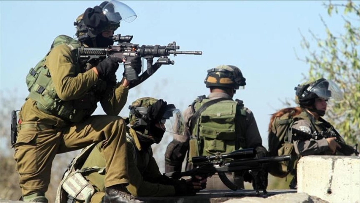 Израел негира дека преговара за повлекување на војниците од границата меѓу Појасот Газа и Египет